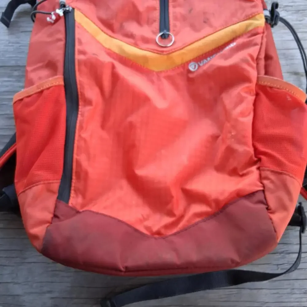 Vanguard Reno 48 Orange DSLR Camera & Tablet Carry Bag Backpack - No Inserts